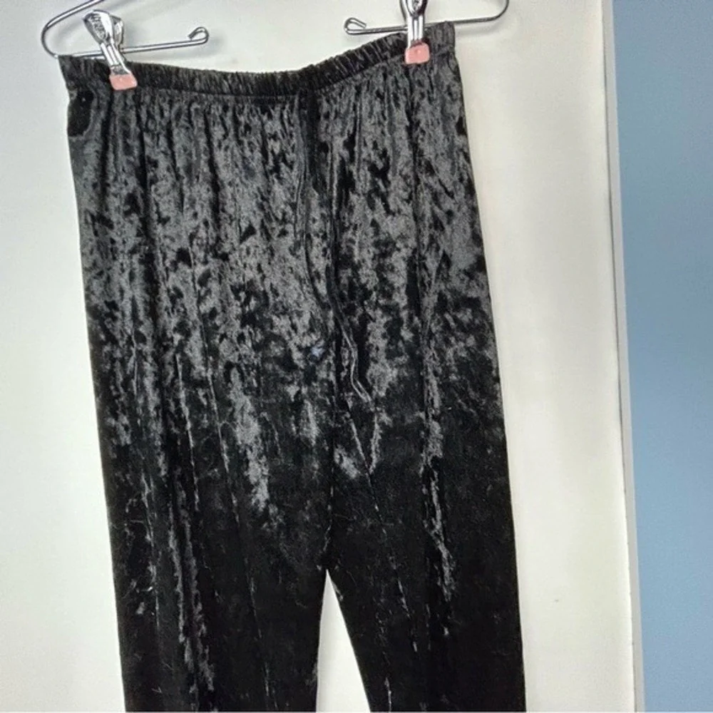 JV Joan‎ Vase Black Crushed Velvet 2PC Loungewear Pajamas Set Medium